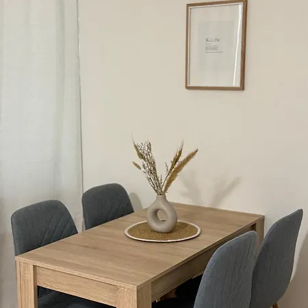 Monteurwohnung Mit Balkon Und Parkplatz Apartmán *