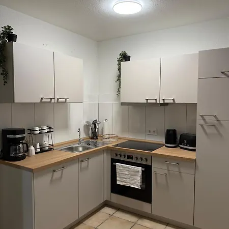 Monteurwohnung Mit Balkon Und Parkplatz