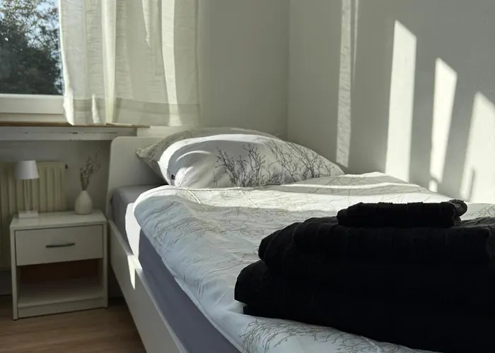 公寓 Monteurwohnung Mit Balkon Und Parkplatz 吕嫩