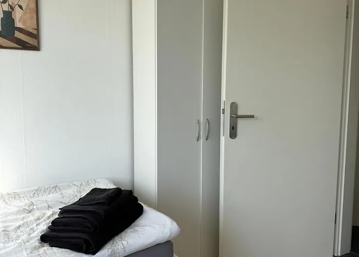 公寓 Monteurwohnung Mit Balkon Und Parkplatz