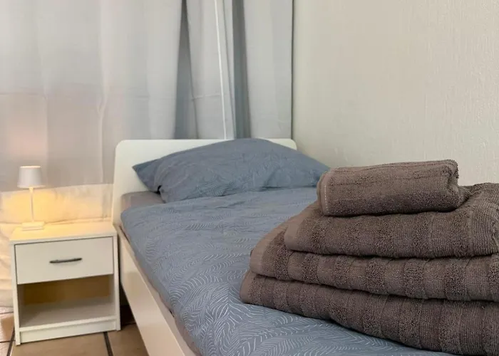 Monteurwohnung Mit Balkon Und Parkplatz * 吕嫩